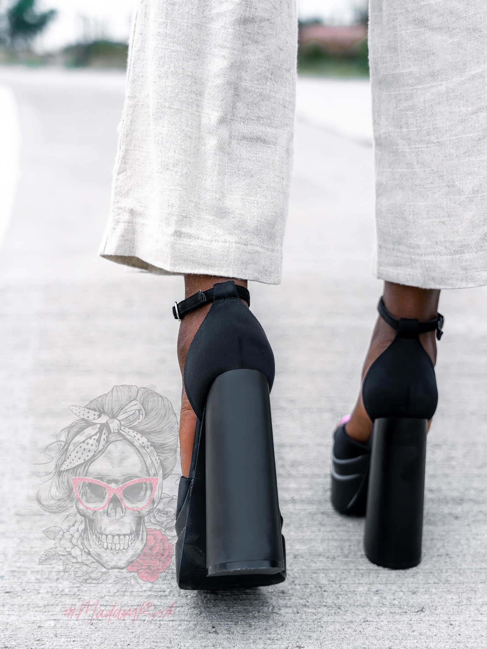 Sandały na słupku Madam Kourtney czarne Sandały na słupku Madam Kourtney czarne