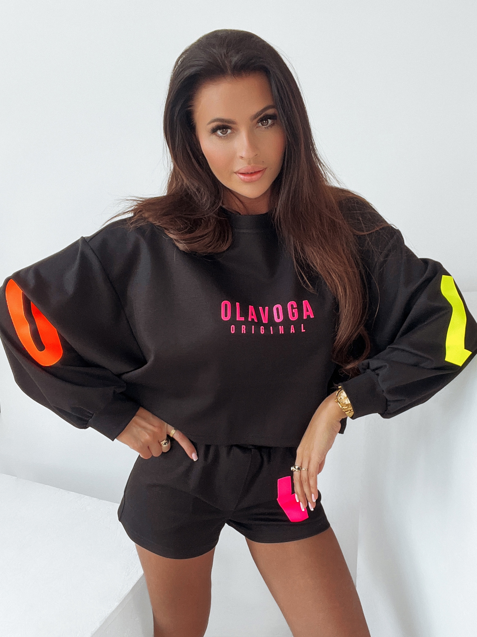 Komplet ze spodenkami Big Neon Ola Voga czarny Komplet ze spodenkami Big Neon Ola Voga czarny