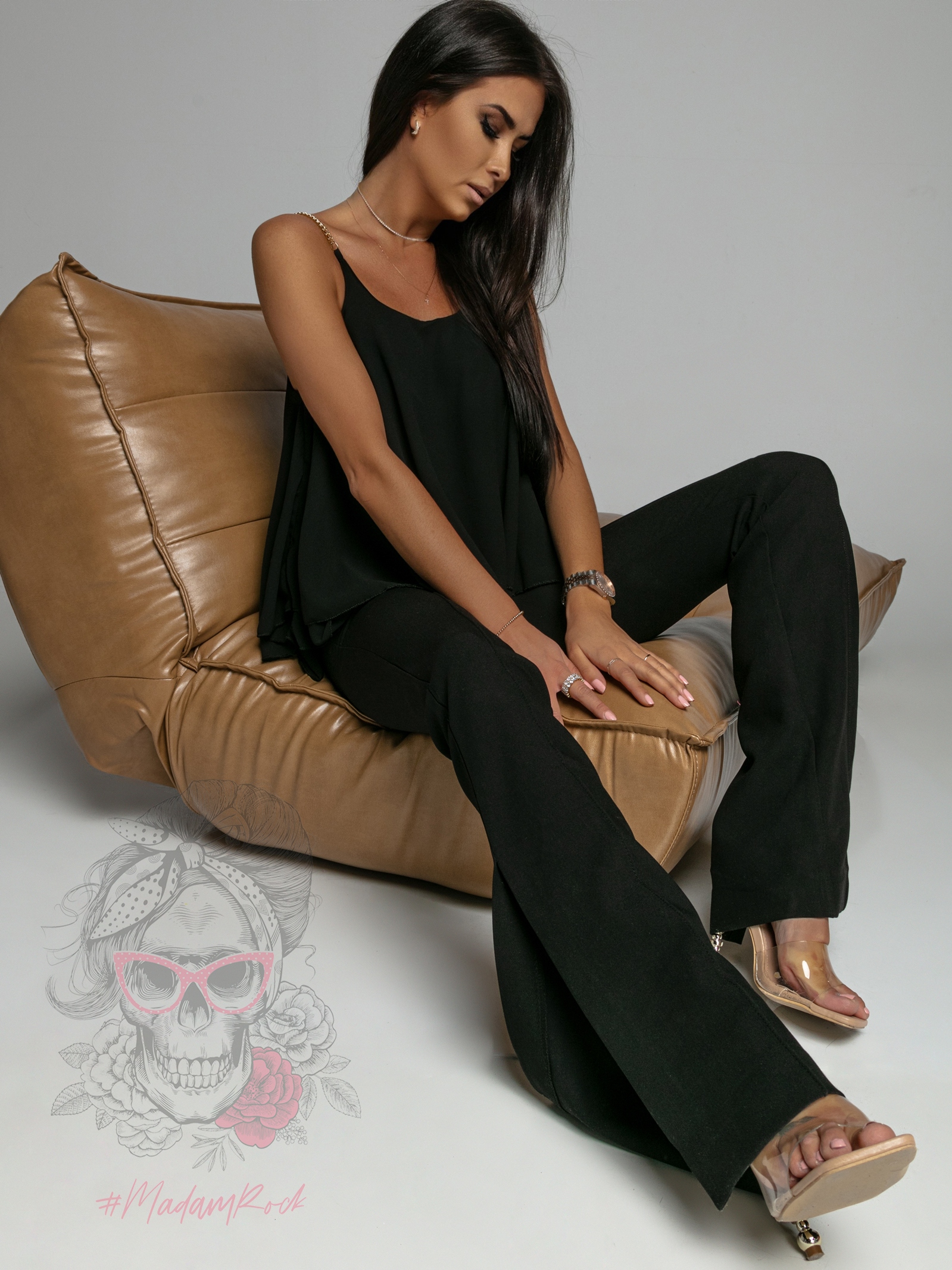 Top luźny na ramiączka Tulip czarny Top luźny na ramiączka Tulip czarny