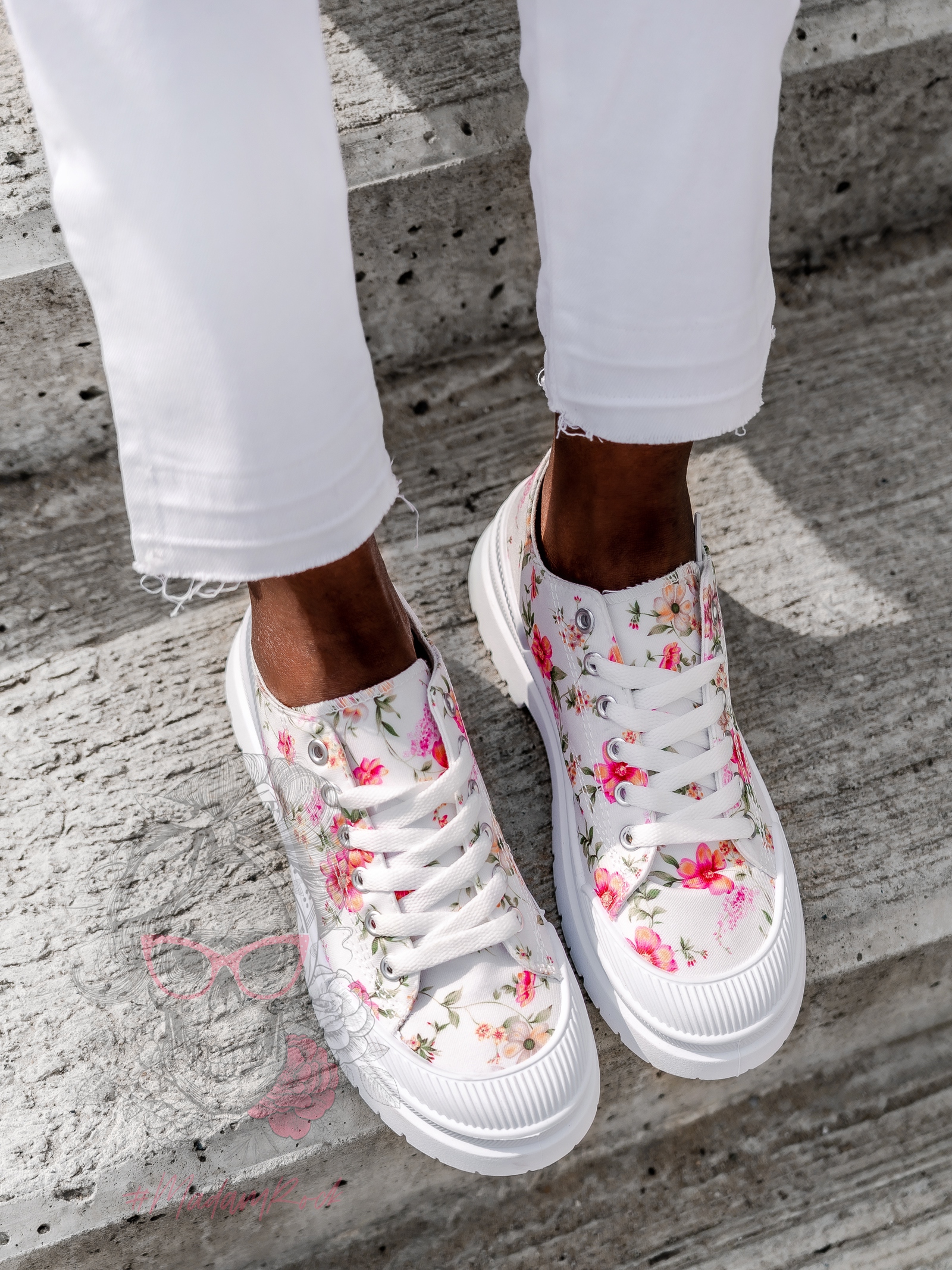 Trampki w kwiaty Madam Reynosa białe