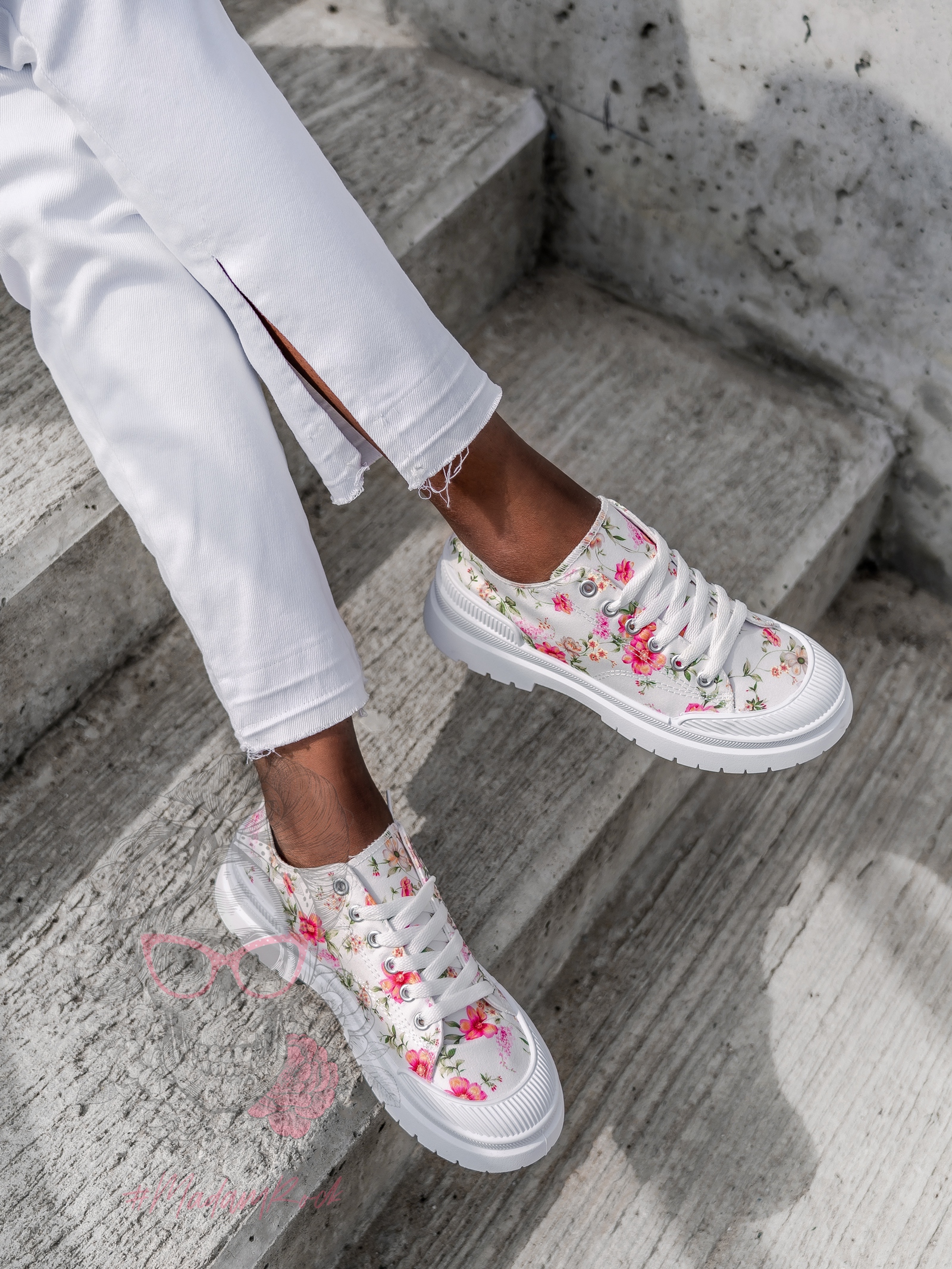 Trampki w kwiaty Madam Reynosa białe