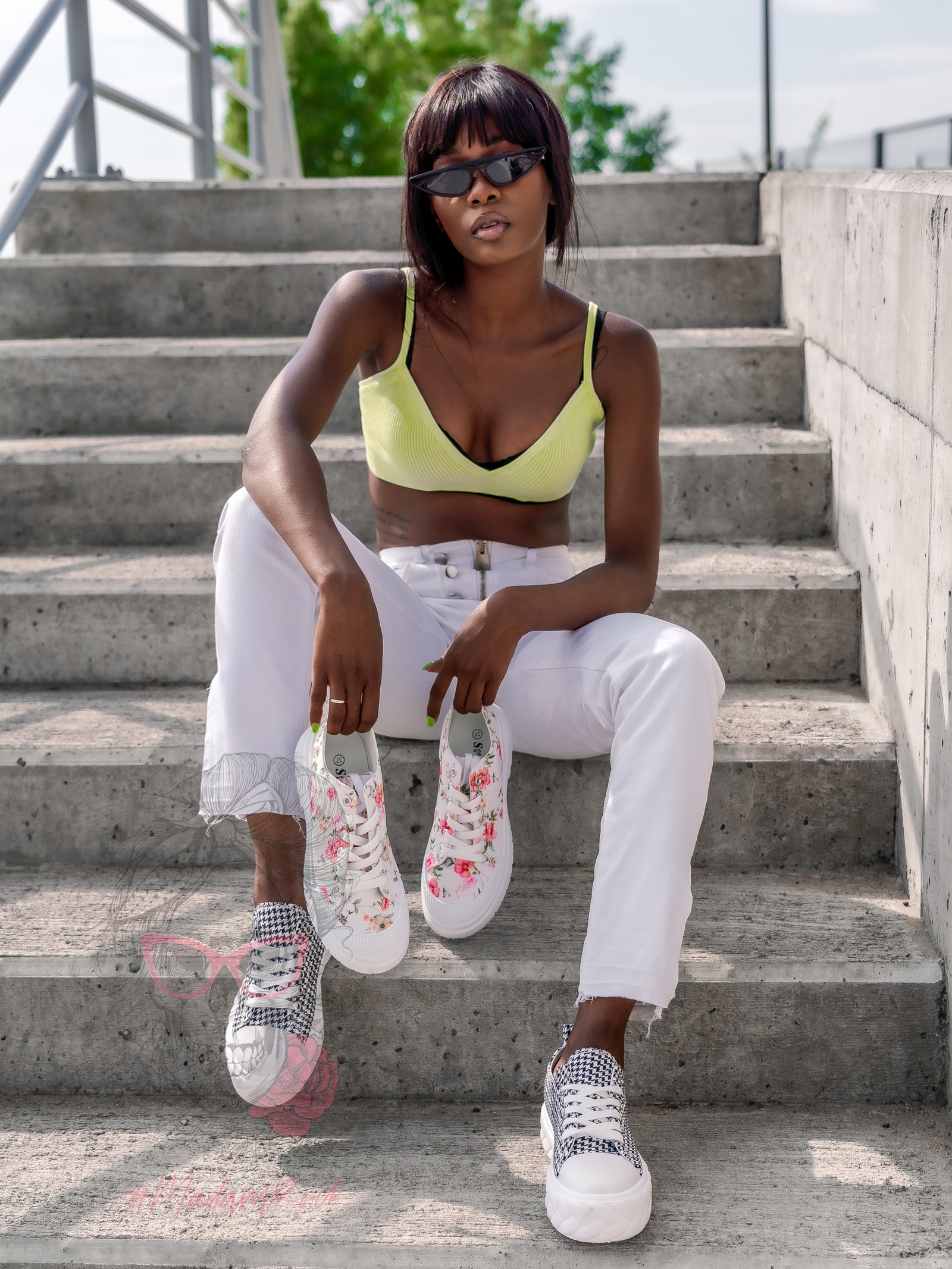 Trampki w kwiaty Madam Reynosa białe