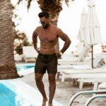 Spodenki kąpielowe męskie O'la Voga logowane OlvOlv czarne vs gold