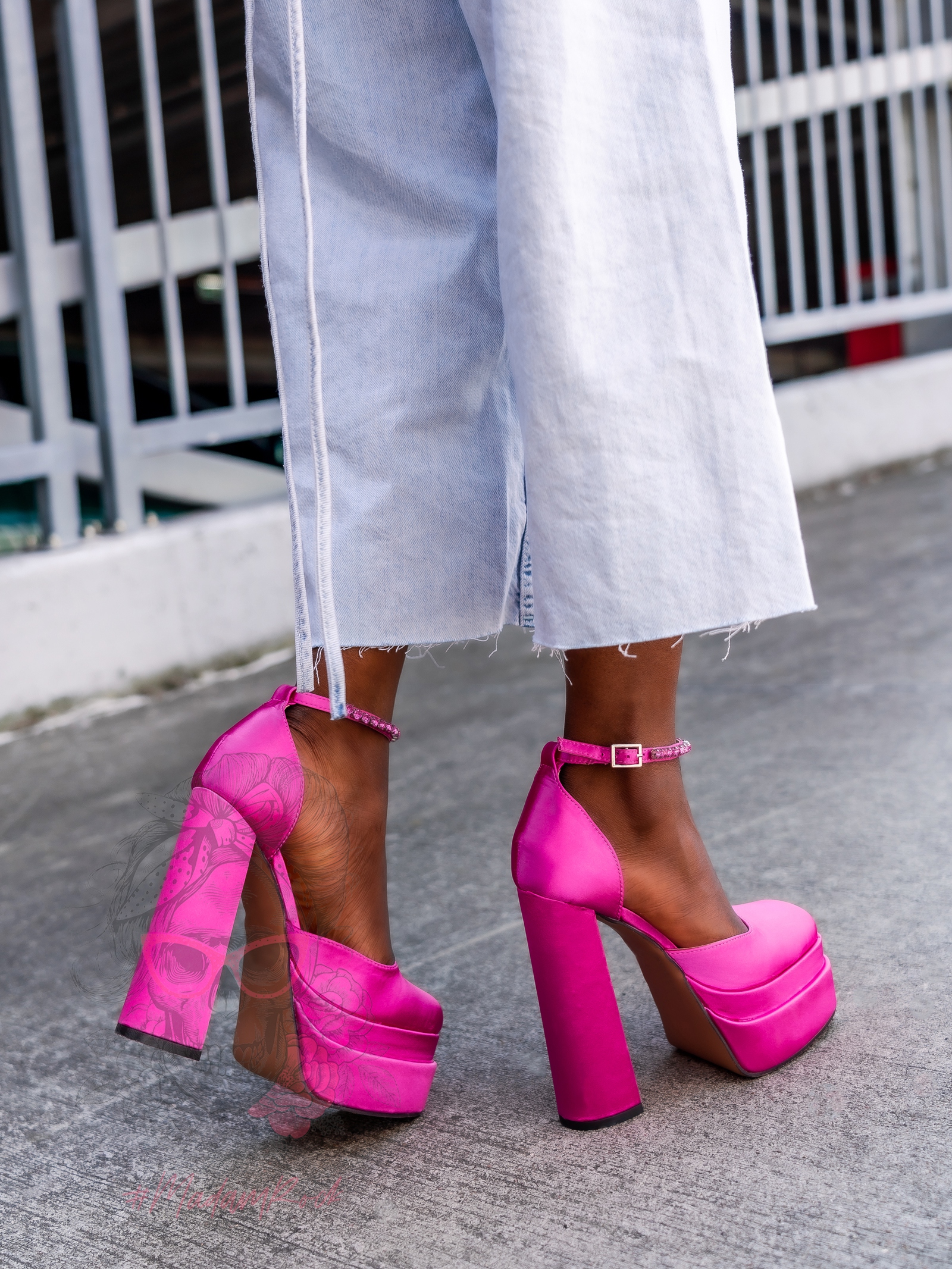 Sandały na platformie Madam Sukses różowe Sandały na platformie Madam Sukses różowe