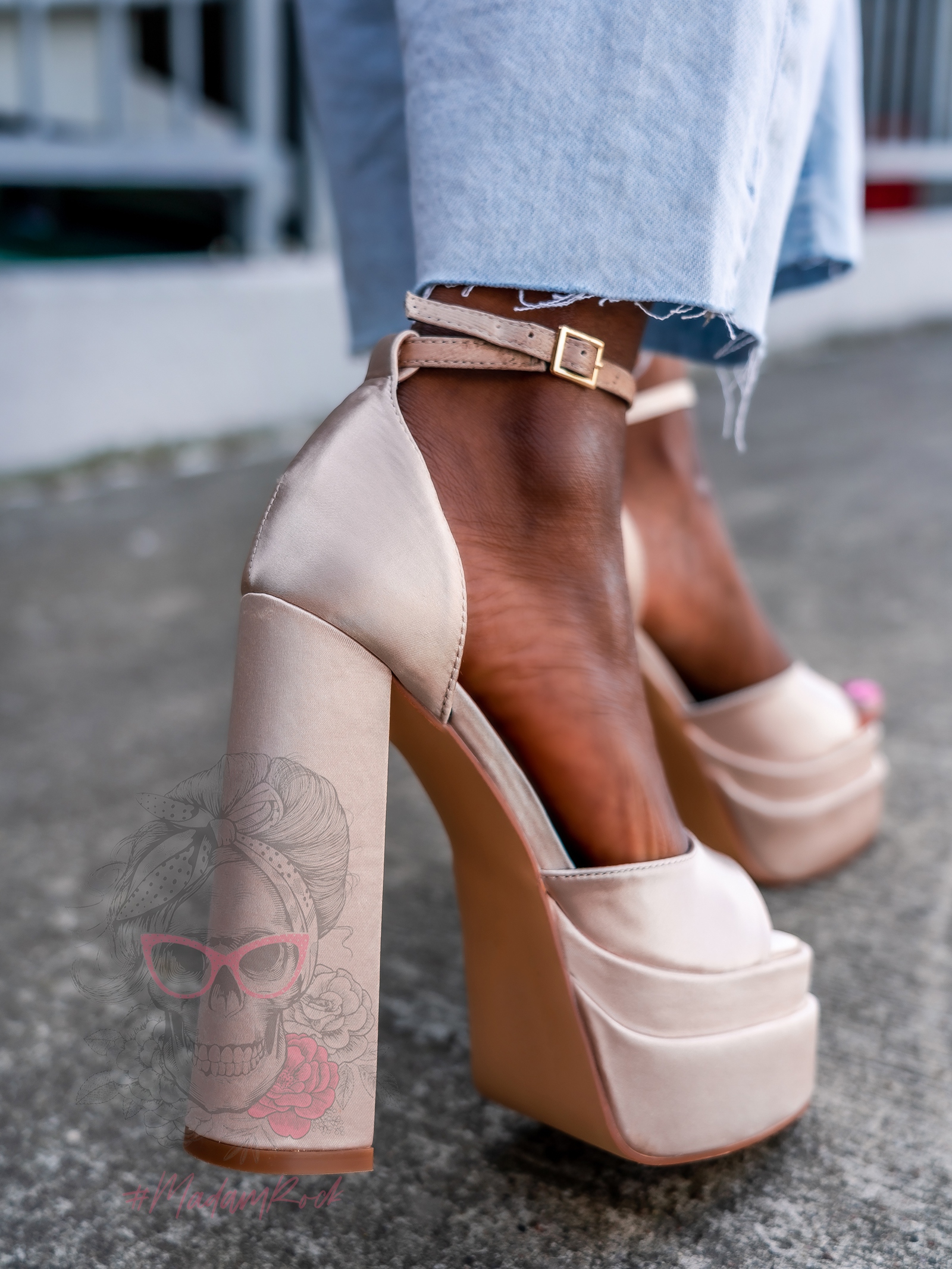 Sandały na słupku Madam Huch beżowe Sandały na słupku Madam Huch beżowe