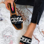 Klapki z łańcuchem Madam Bemusso czarne