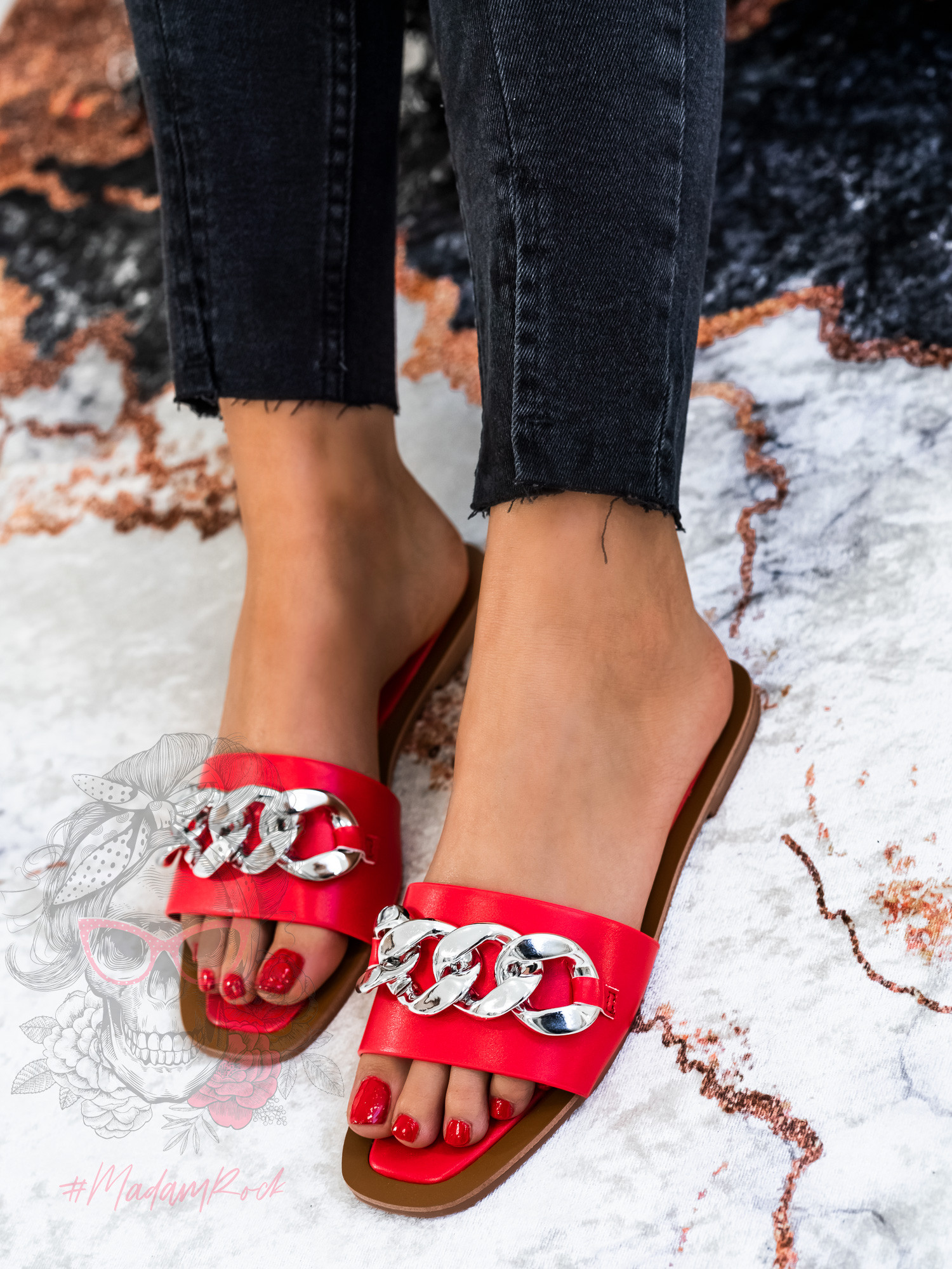 Klapki z łańcuchem Madam Bemusso czerwone