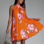 Sukienka plisowana Euforia w kwiaty pomarańczowa