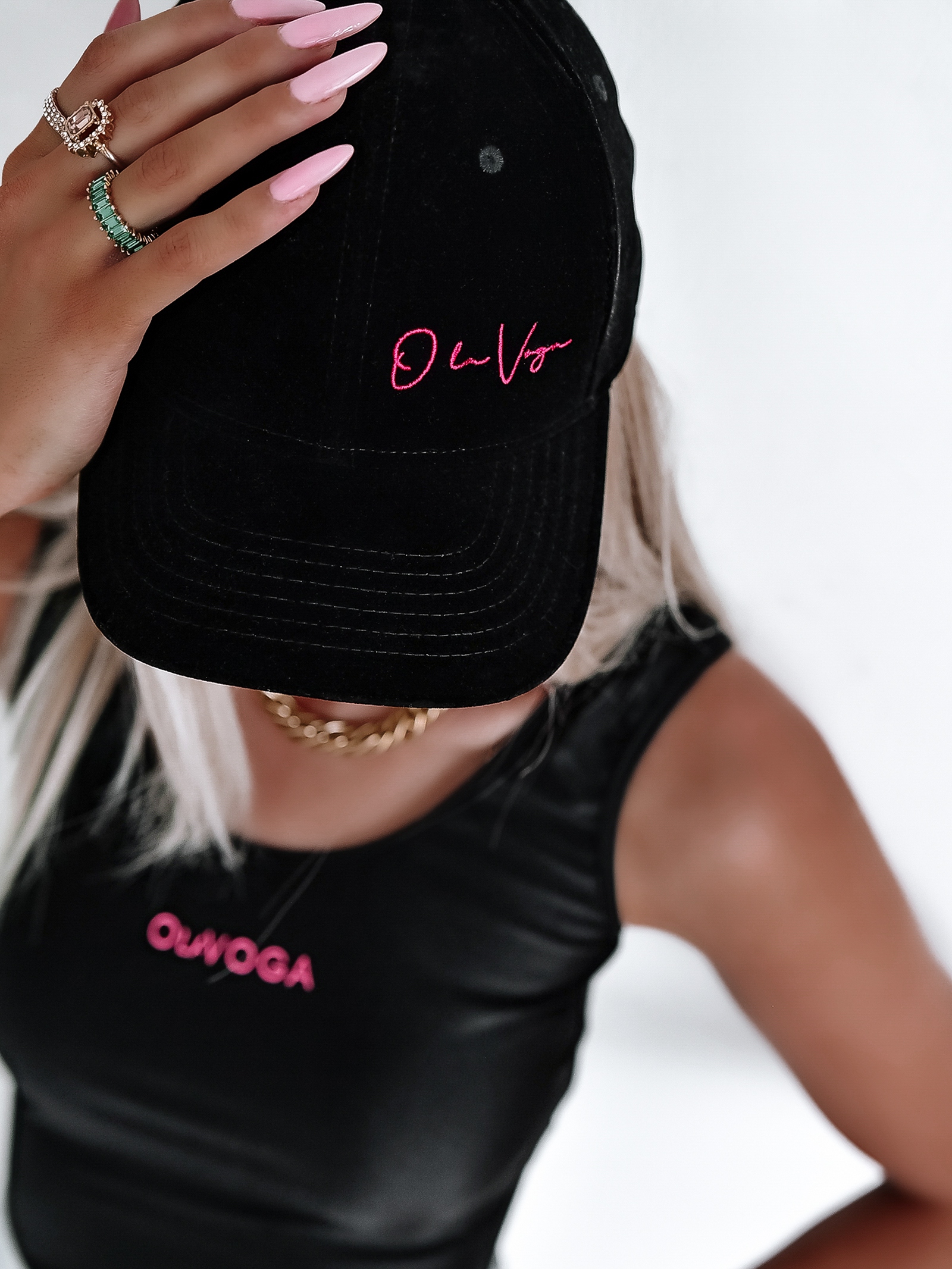 Czapka z daszkiem O'la Voga Velvet Cup czarna vs neon róż