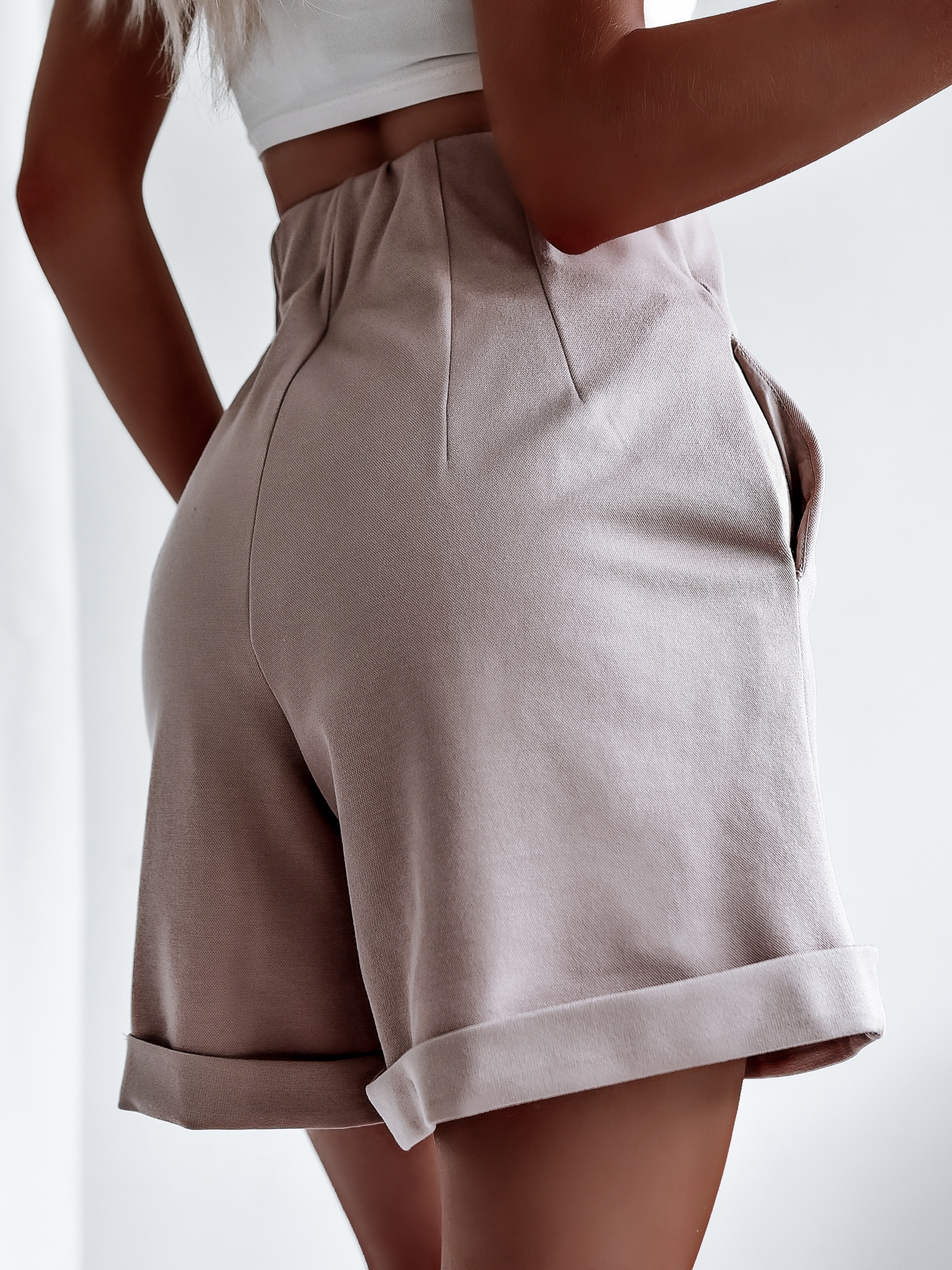 Spodenki z wysokim stanem Ola Voga Original Elegance beż Spodenki z wysokim stanem Ola Voga Original Elegance beż