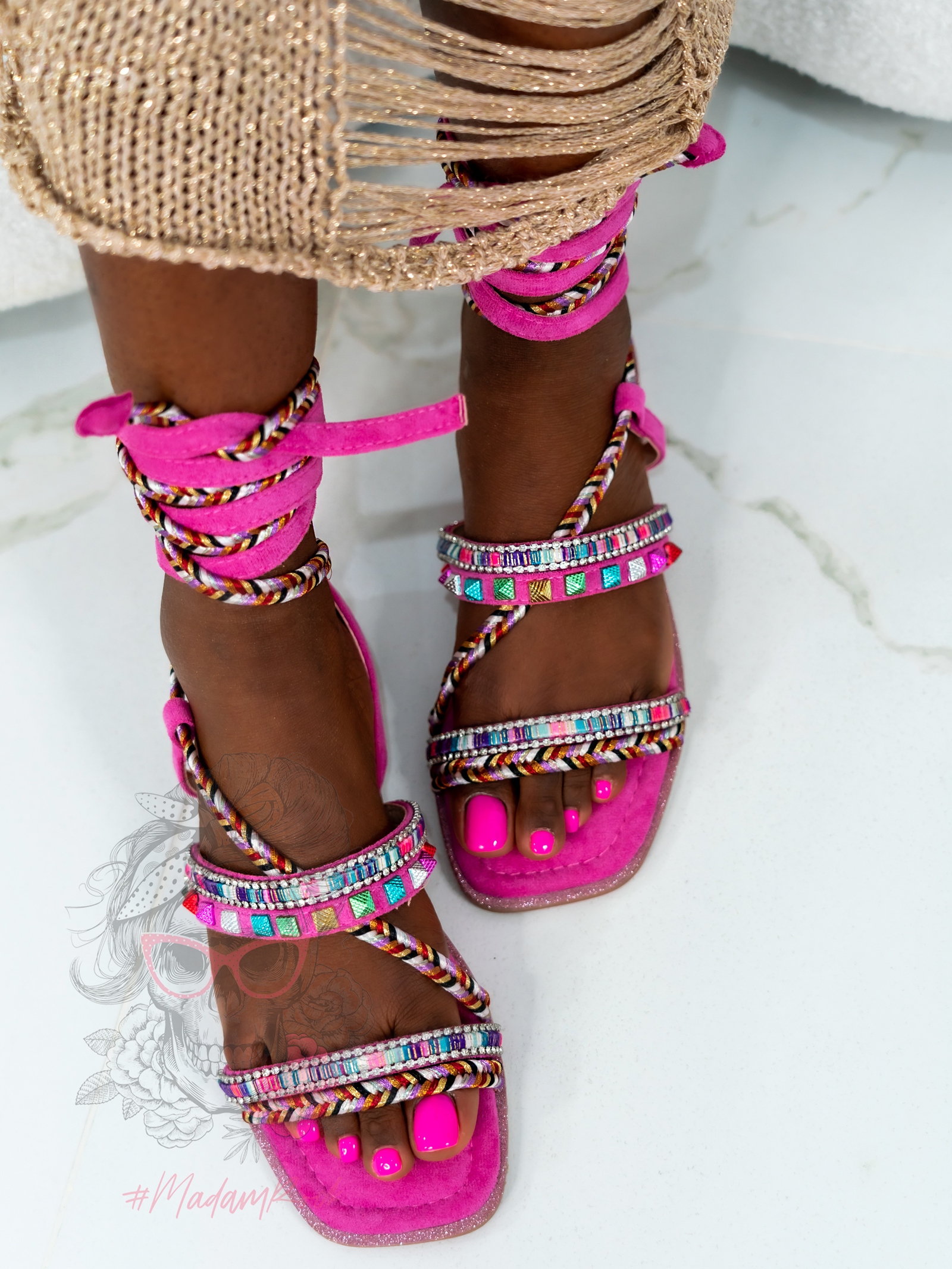 Sandały wiązane Madam DelMar fuksja