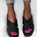 Klapki na platformie Madam Iksi czarne