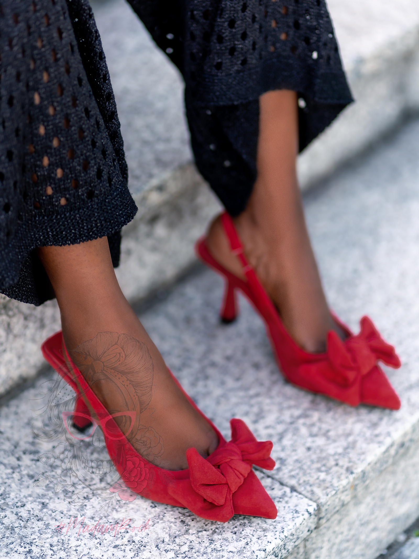 Czółenka zamszowe Madam Doffo czerwone