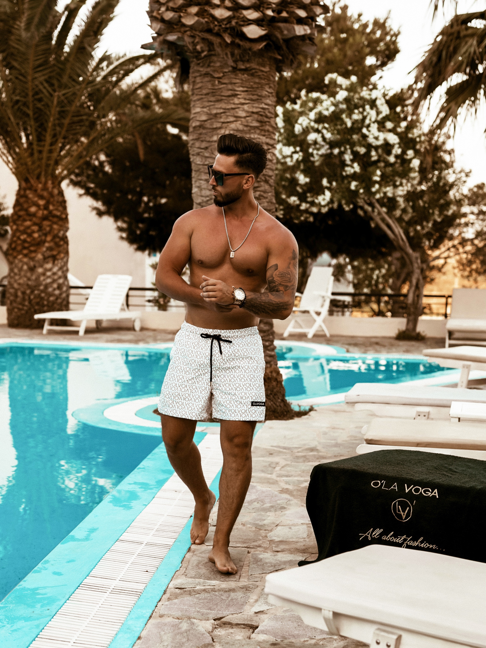 Spodenki kąpielowe męskie O'la Voga logowane OlvOlv białe vs gold Spodenki kąpielowe męskie O'la Voga logowane OlvOlv białe vs gold