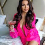 Sukienka elastyczna NB Calypto neonowa różowa