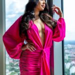 Sukienka elastyczna NB Calypto neonowa różowa