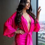 Sukienka elastyczna NB Calypto neonowa różowa