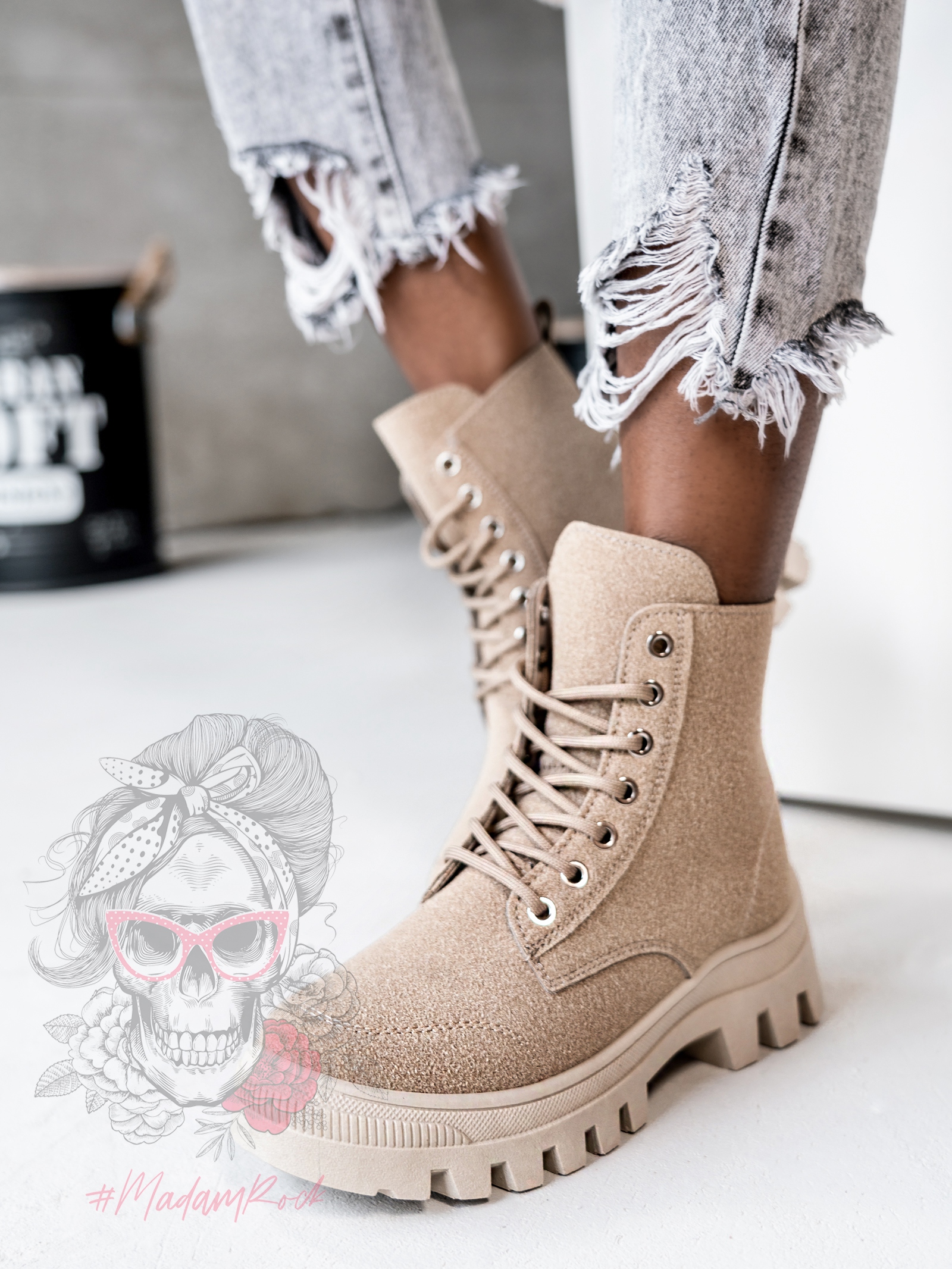 -WYPRZEDANE-Traperki zamszowe Madam Terra cappuccino