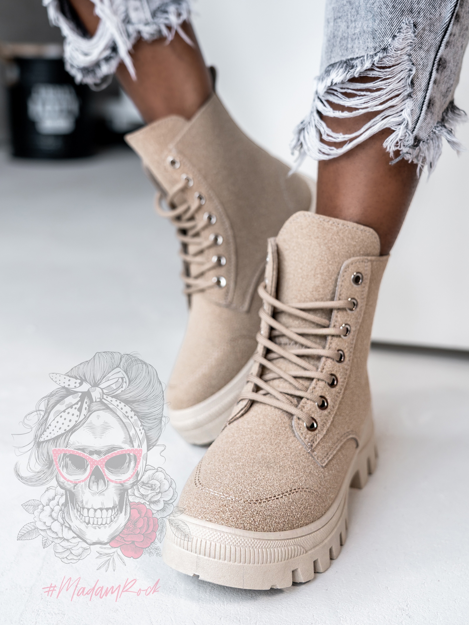 -WYPRZEDANE-Traperki zamszowe Madam Terra cappuccino