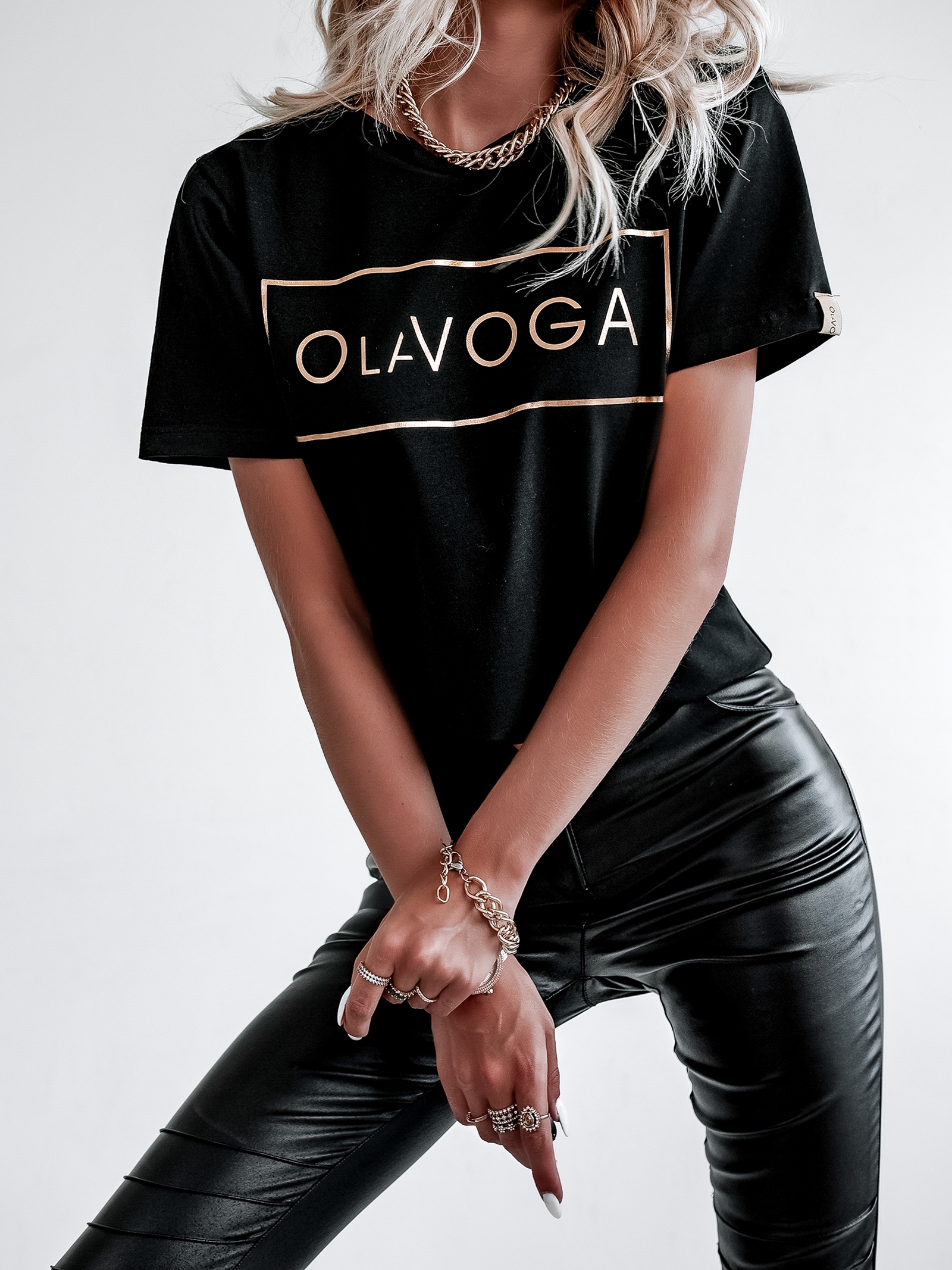 T-shirt Gold OlaVoga złoty nadruk czarny