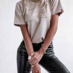 T-shirt Gold OlaVoga złoty nadruk j. beżowy