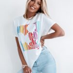 T-shirt z nadrukiem Rainbow Mickey Ola Voga ecru