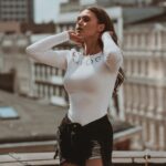 Bluzka klasyczna Ola Voga Neck biała