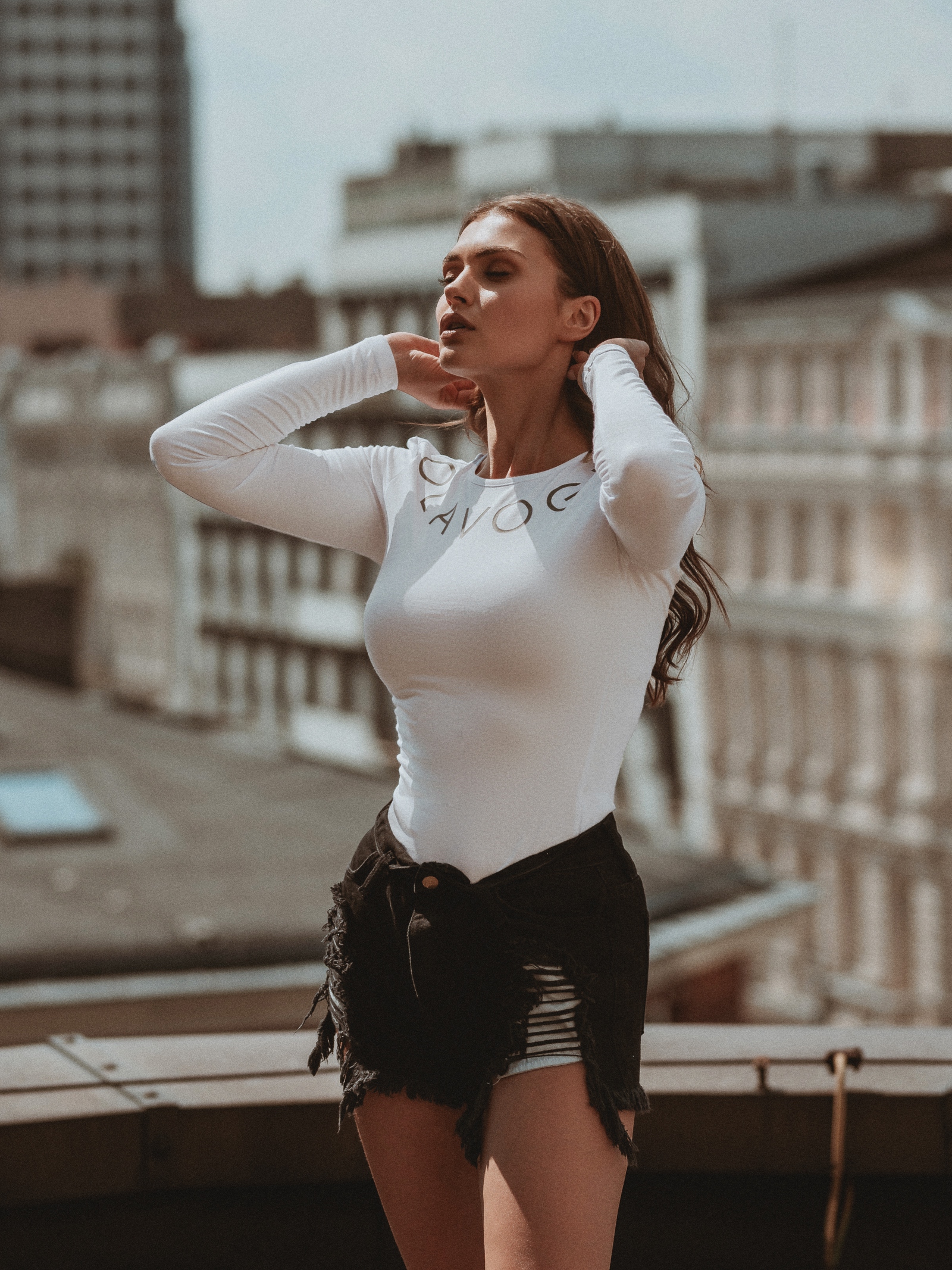 Bluzka klasyczna Ola Voga Neck biała