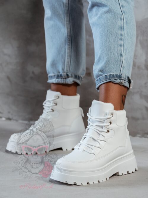 Botki trapery Madam Plum białe