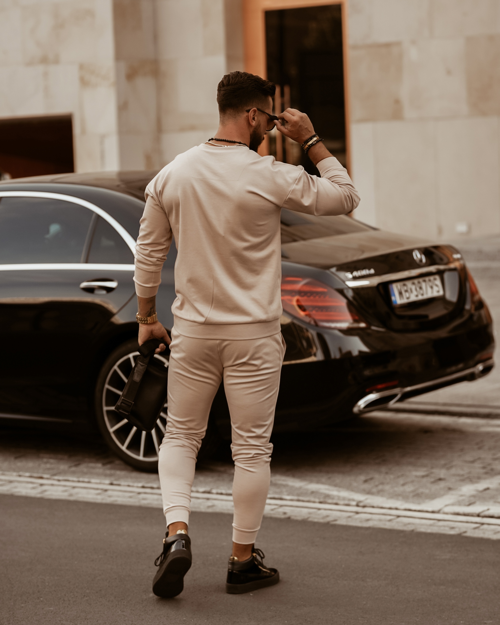 Komplet męski z haftem Boss Ola Voga beżowy Komplet męski z haftem Boss Ola Voga beżowy