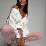 Sweter z odkrytymi ramionami Lovesong II ecru