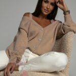 Sweter z odkrytymi ramionami Lovesong II beżowy