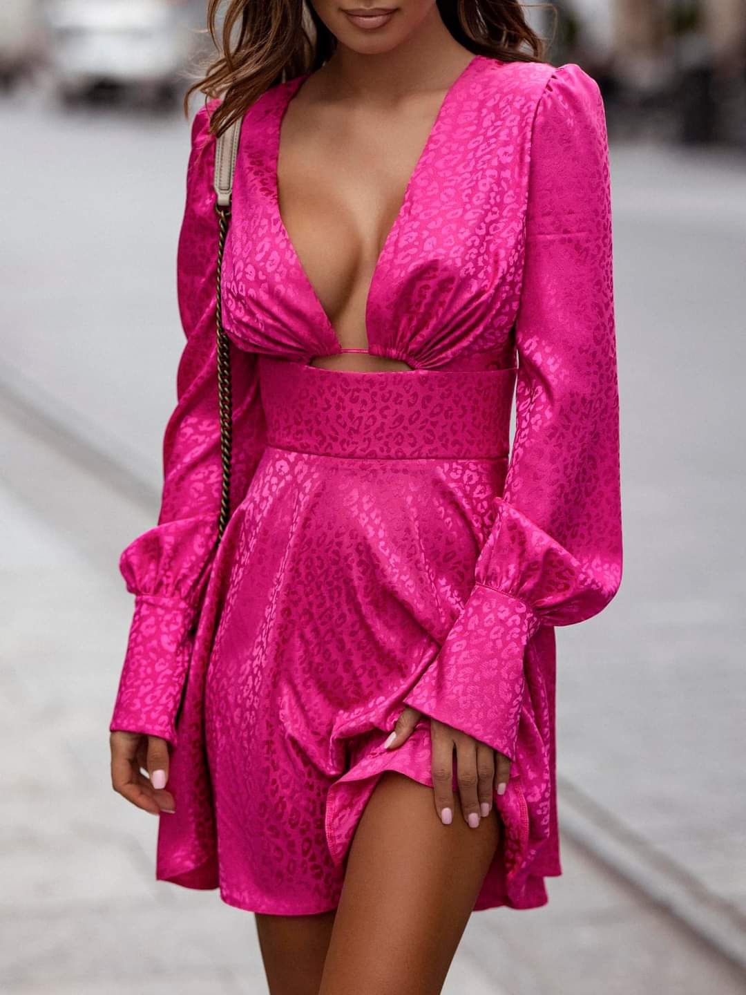 Sukienka satynowa Maff różowa Sukienka satynowa Maff różowa