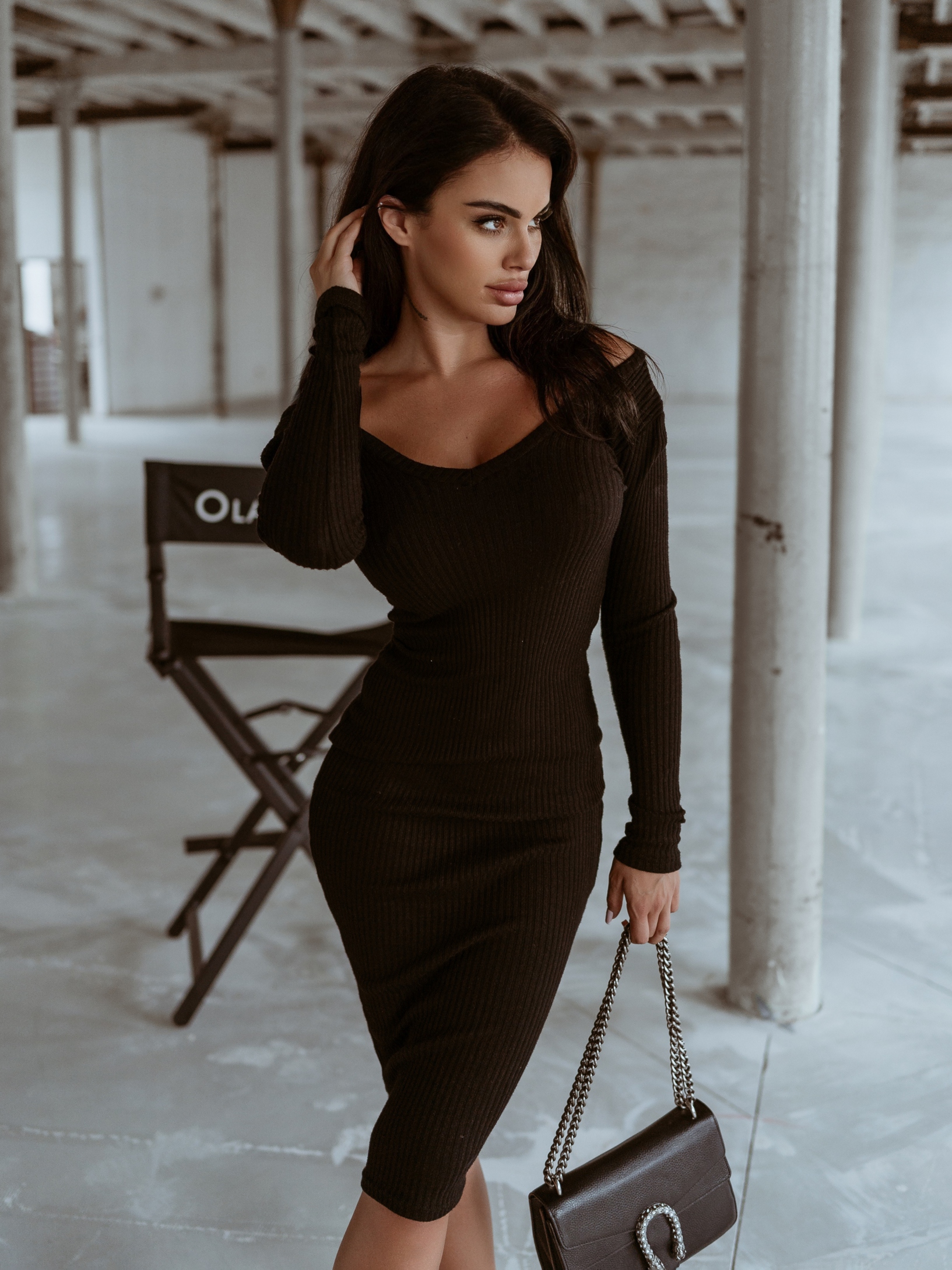 Sukienka dopasowana Lora Ola Voga czarna Sukienka dopasowana Lora Ola Voga czarna