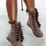 Botki z falbanką Madam Fill cappuccino