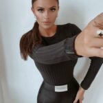 Bluzka prążkowana Basic Rib Ola Voga czarna