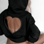 Bluza z wycięciem Heart on Back Ola Voga czarna