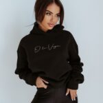 Bluza z wycięciem Heart on Back Ola Voga czarna