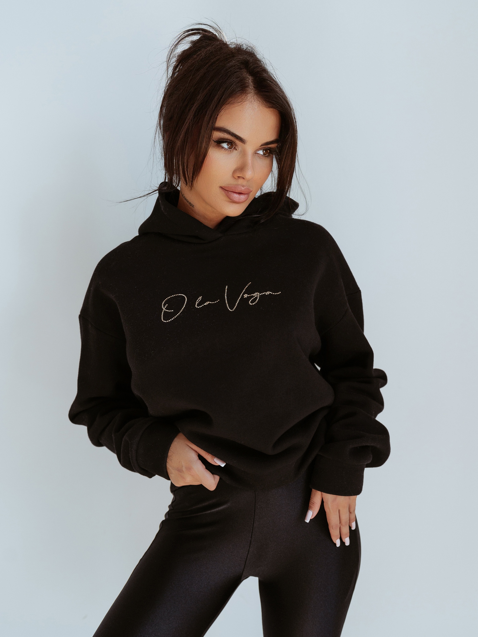 Bluza z wycięciem Heart on Back Ola Voga czarna