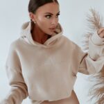 Bluza z wycięciem Heart on Back Ola Voga beżowa