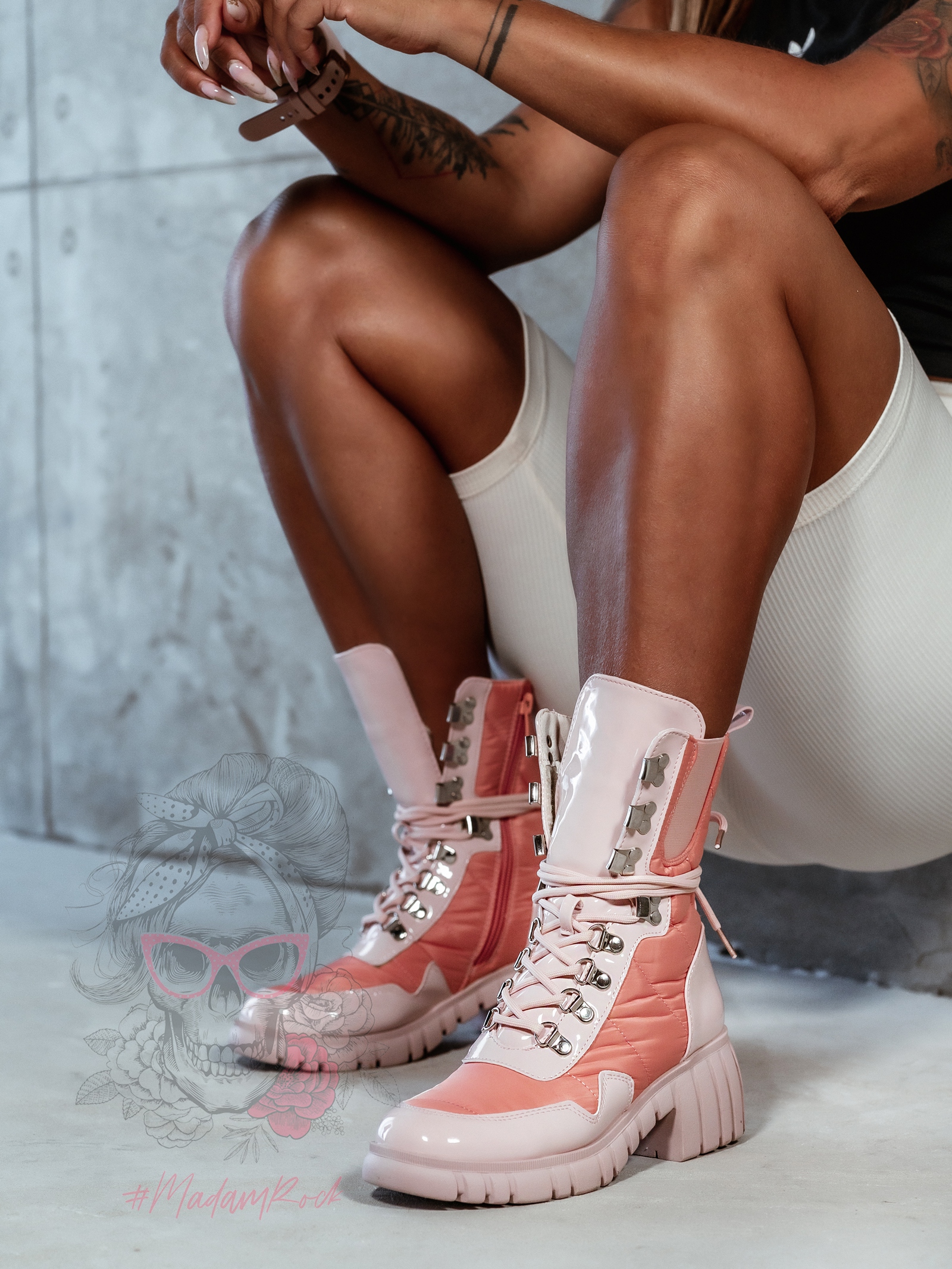 Trapery lakierowane Rock Cocoon pudrowy