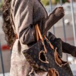 Marynarka jesienna z paskiem Shagen brązowa