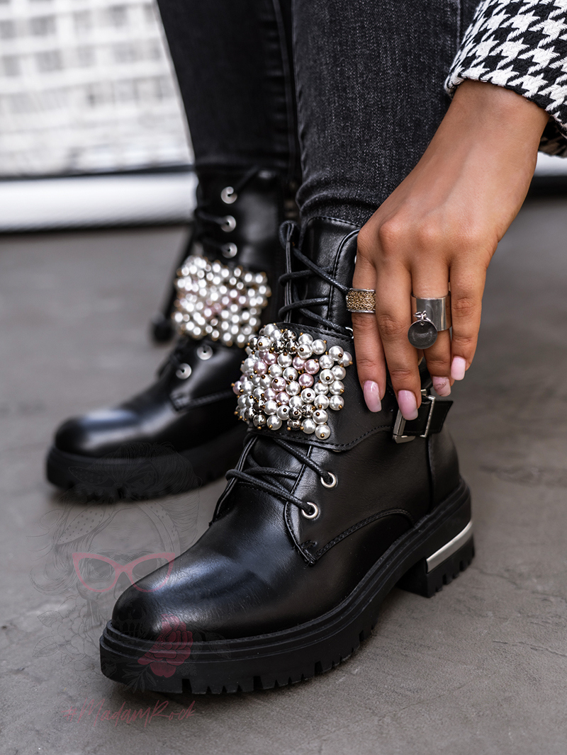 Workery z perłami Madam Delli czarne Workery z perłami Madam Delli czarne