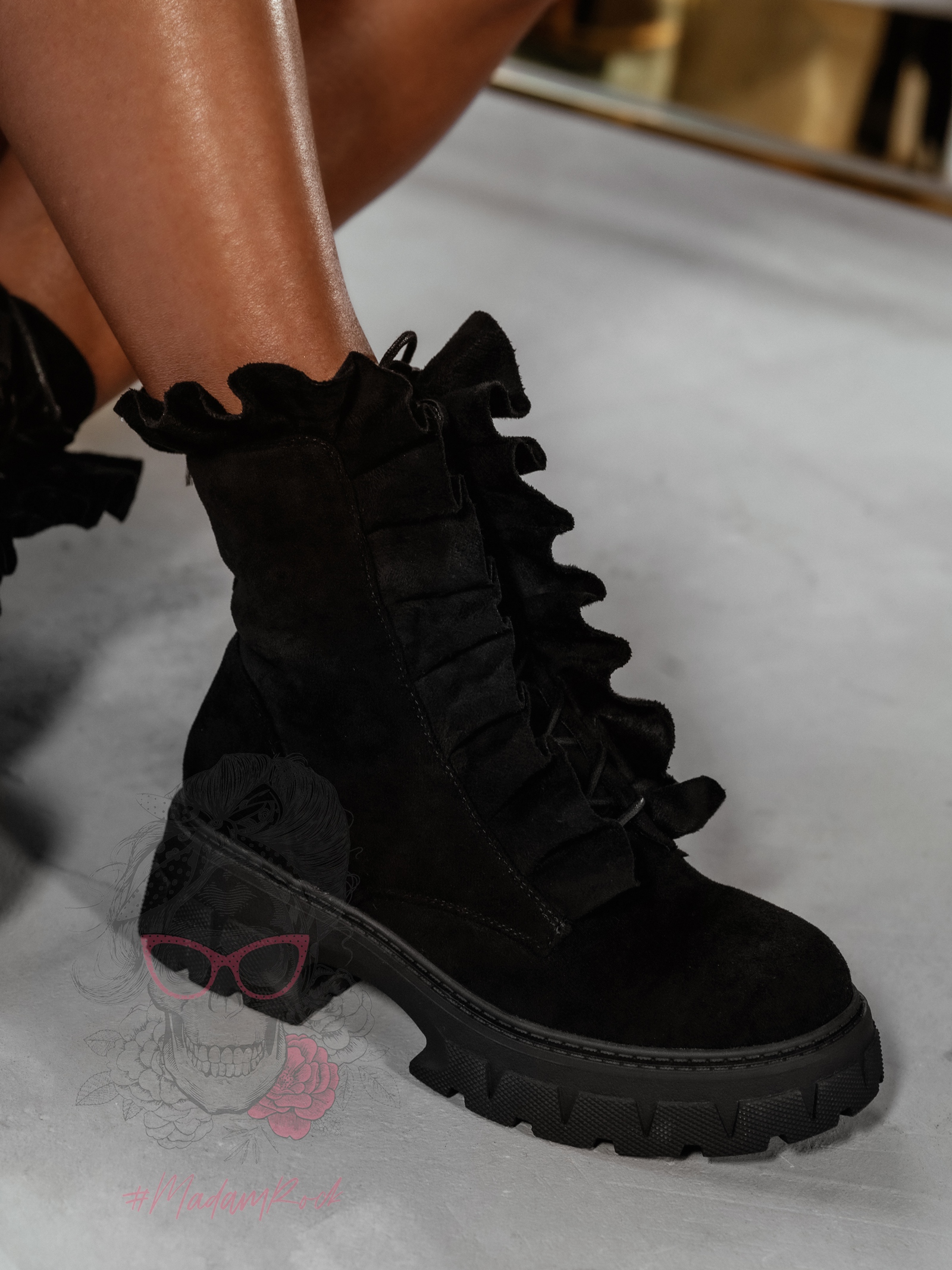 Botki z falbanką Madam Fill czarne