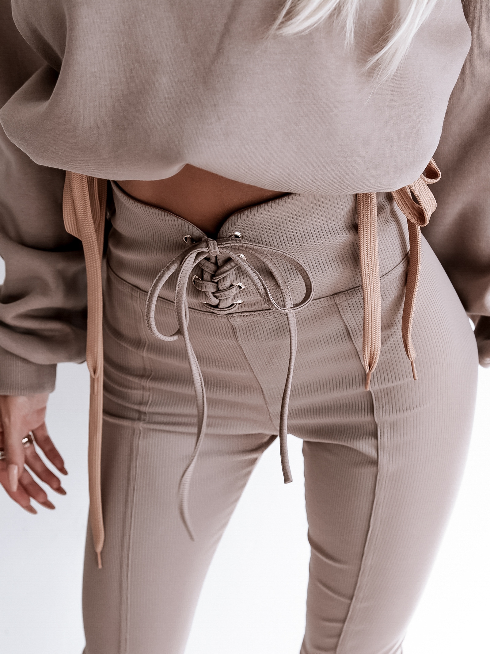 Legginsy z wyższym stanem My Style Ola Voga c.beżowe Legginsy z wyższym stanem My Style Ola Voga c.beżowe