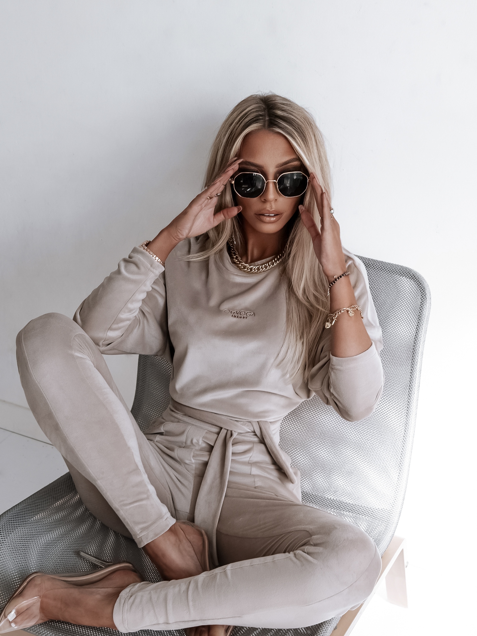 Komplet welurowy Ola Voga Autumn Colors beżowy Komplet welurowy Ola Voga Autumn Colors beżowy