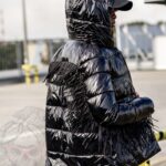 Kurtka z frędzlami Nika lakierowana czarna