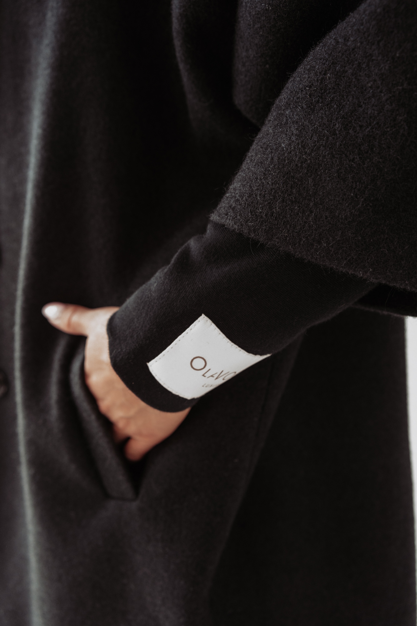 Płaszcz elegancki Autumn Vibes Ola Voga czarny Płaszcz elegancki Autumn Vibes Ola Voga czarny