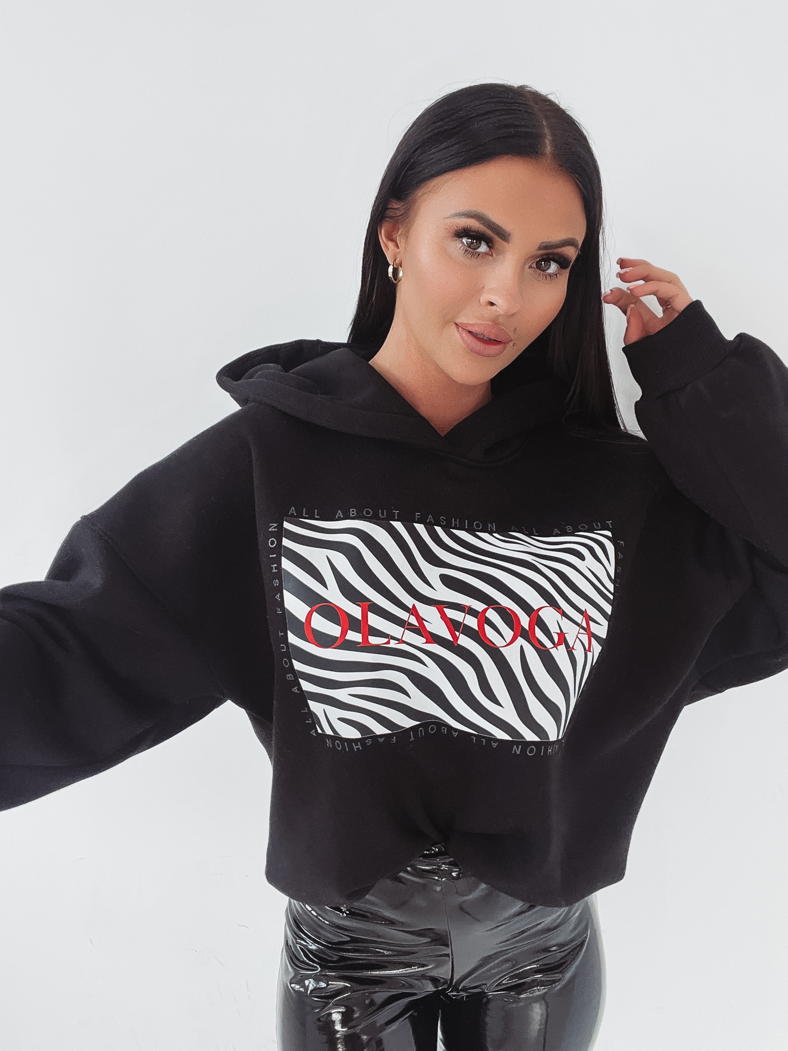 Bluza z kapturem Zebra Print Ola Voga czarna