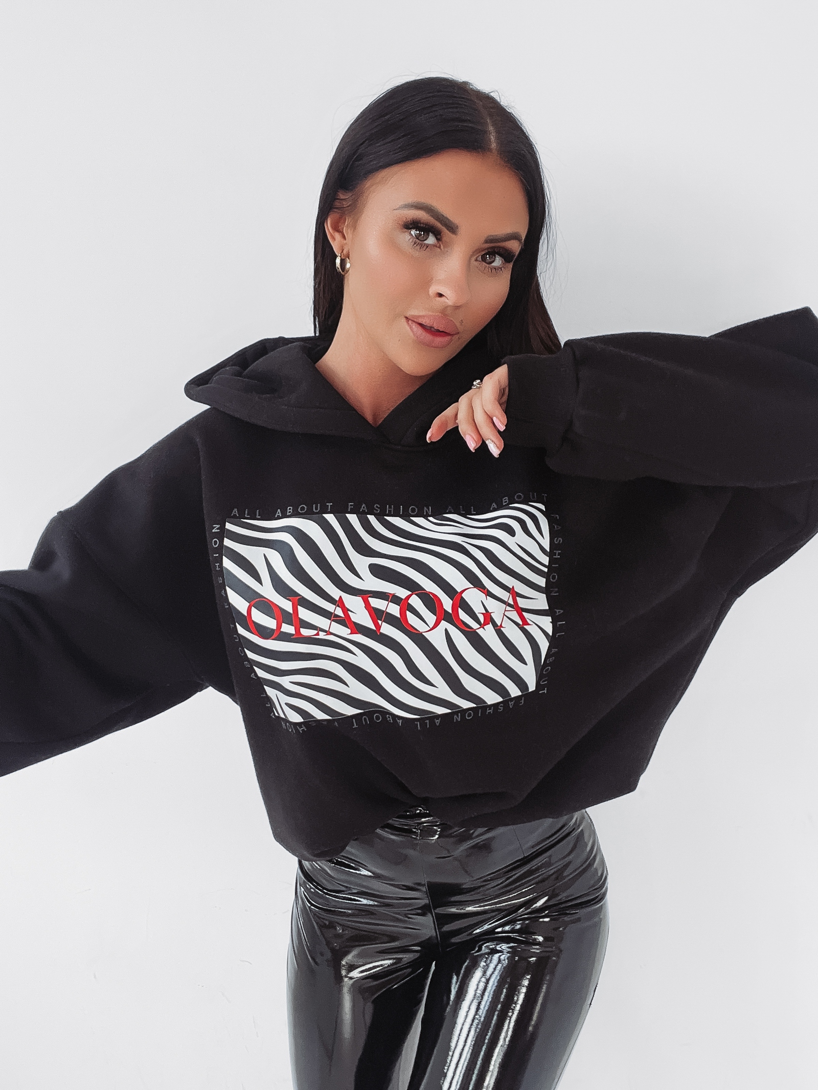 Bluza z kapturem Zebra Print Ola Voga czarna